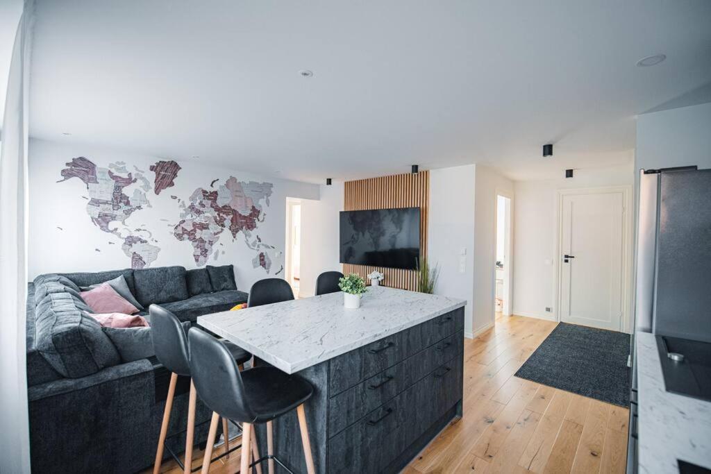 New Luxury 3Br Apartment In Old Town, Free Parking Haapsalu Exterior photo
